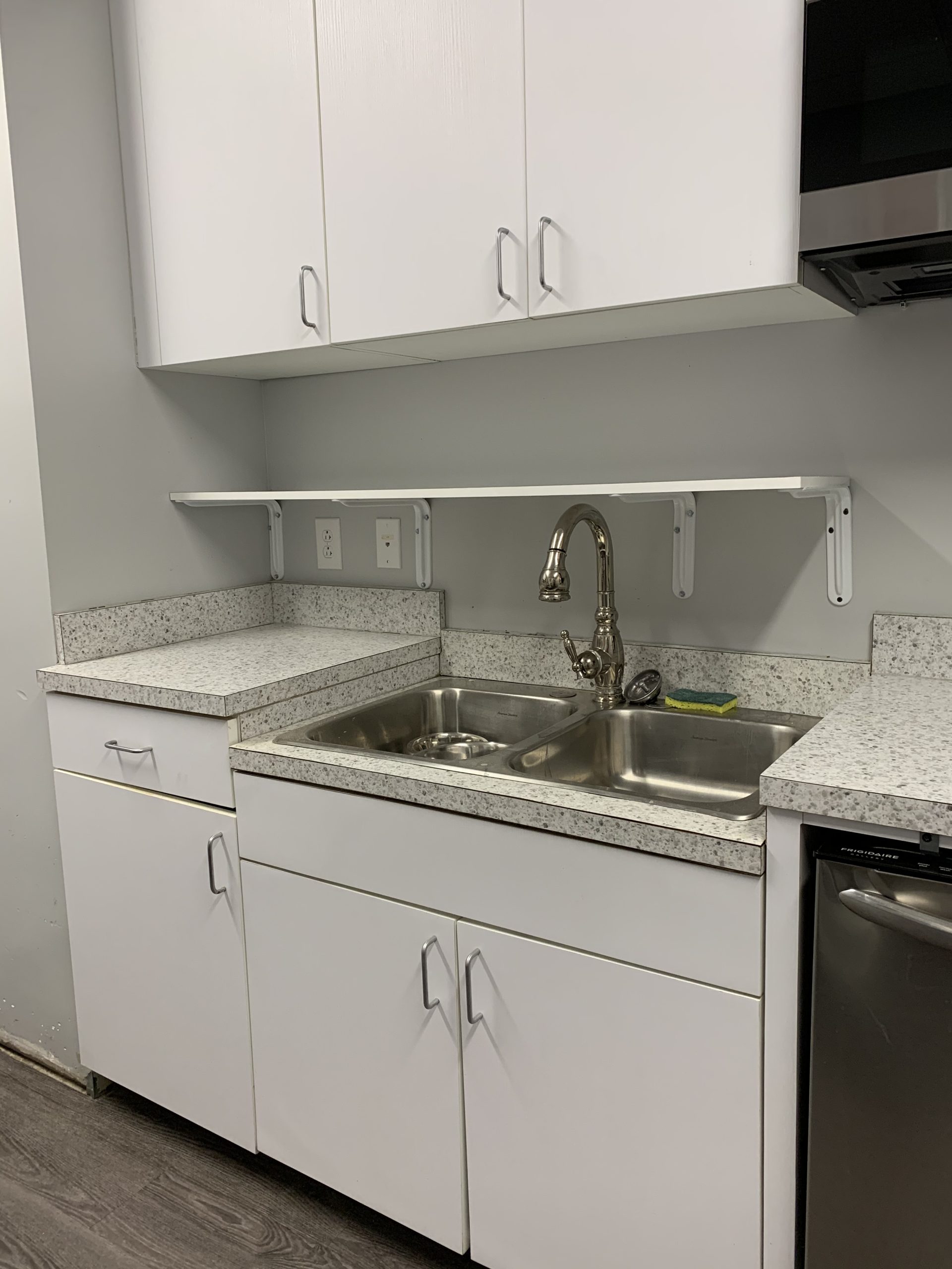 modular kitchen sink with tap
