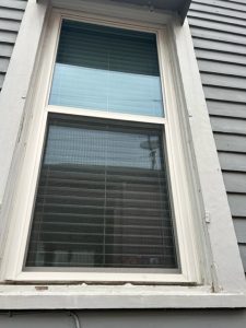 Caulk WIndows